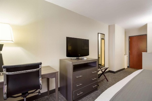 SureStay Plus Hotel by Best Western Houston Medical Center image 11