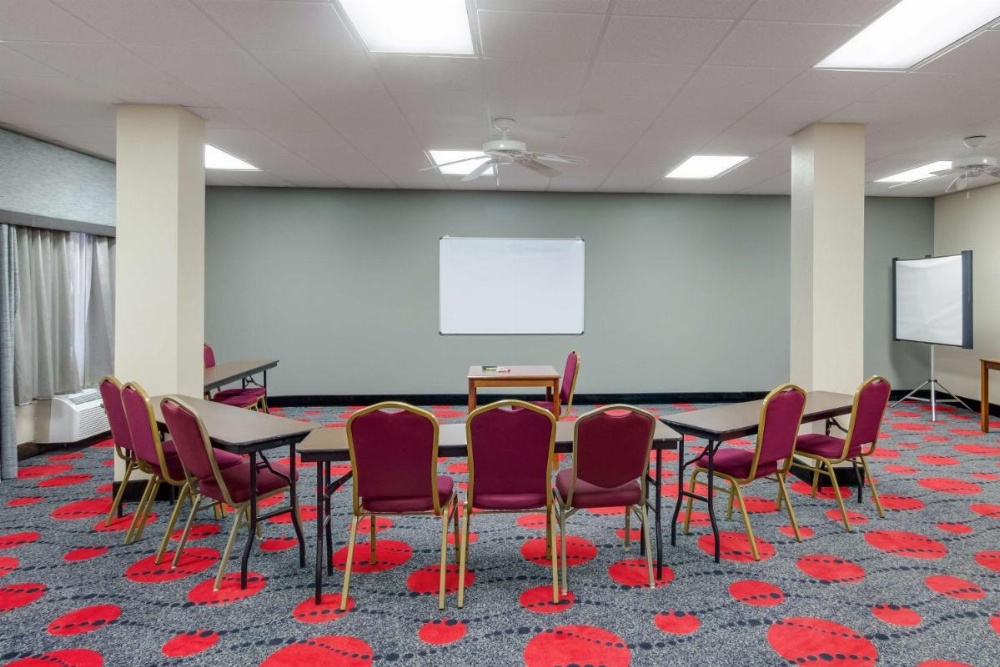 SureStay Plus Hotel by Best Western Houston Medical Center Image 17