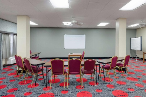 SureStay Plus Hotel by Best Western Houston Medical Center image 17