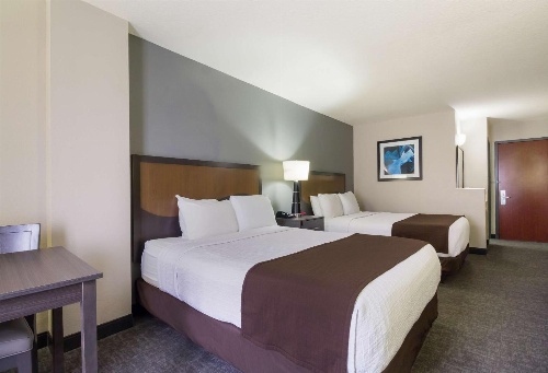 SureStay Plus Hotel by Best Western Houston Medical Center image 4